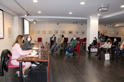 Presentación del libro en el salón cultural de Unicaja.