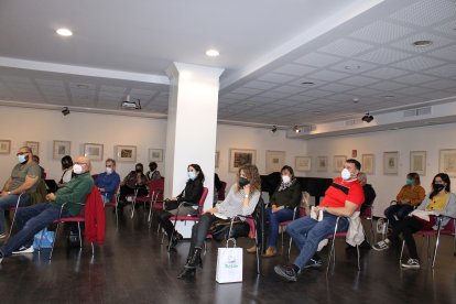 Público asistentes al acto literario.