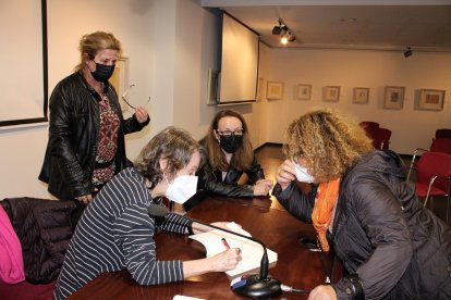 Marta Sanz, Rosa Díaz, Antonia Sánchez Villanueva y Carmela Rull.