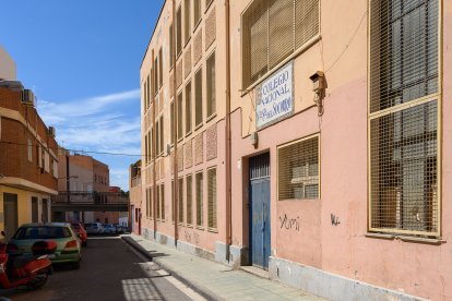 Fachada del Colegio de Nuestra Señora del Socorro ubicado en Pescadería que se rehabilitará y pasará a ser un centro de empleo y formación con fondos europeos