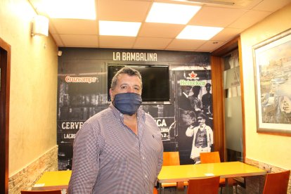 Alejandro Mengíbar, gerente del bar La Bambalina.