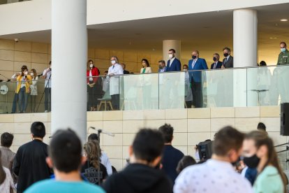 Representantes políticos y sanitarios presentes en el acto.