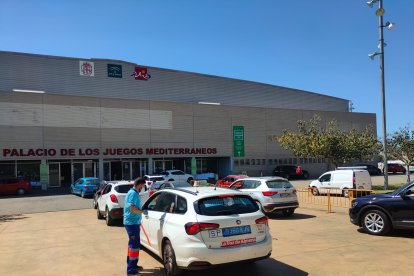 Vacunauto del Palacio de los Juegos Mediterráneos.