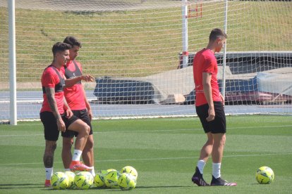 Suplentes y no convocados atentos a la explicación.