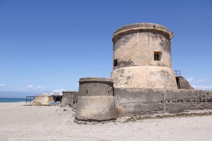 Torreón de San Miguel, playa de las Salinas.