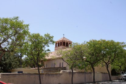 Iglesia de San Pedro en el núcleo de Rodalquilar.