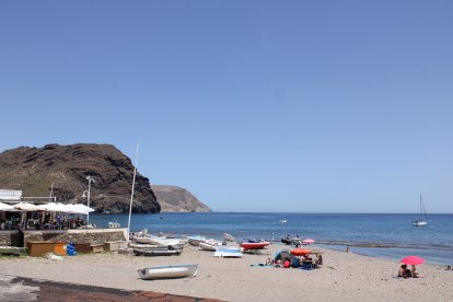 Núcleo urbano y playa de Las Negras.