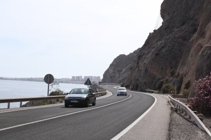 Transito de vehículos sentido Aguadulce-Almería.