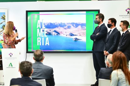 El alcalde, el presidente de Diputación y el concejal de Promoción de la ciudad, en la presentación.