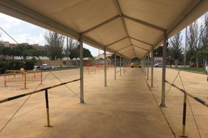 Uno de los accesos al Palacio de los Juegos Mediterráneos.