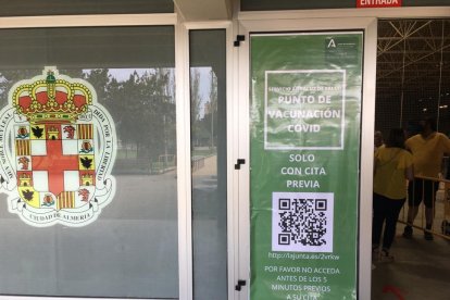 Cartel informativo sobre el proceso de vacunación.