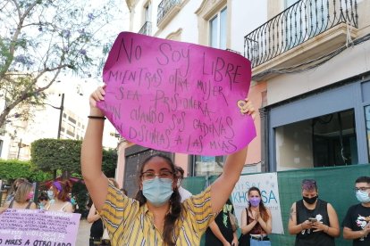 Reivindicaciones feministas en la concentración de esta tarde.