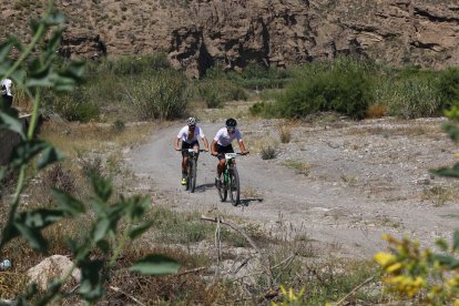 El trazado ha discurrido mayoritariamente por caminos de tierra y ramblas.