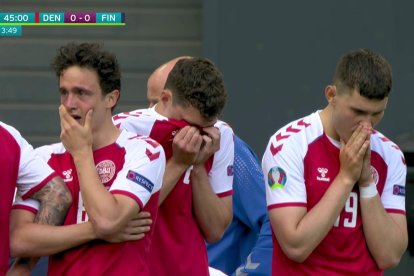 Los jugadores de Dinamarca no pudieron contener las lágrimas.