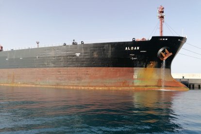 La descarga ilícita de hidrocarburos ha generado una mancha de contaminación de unos 55 kilómetros cuadrados en el Atlántico.