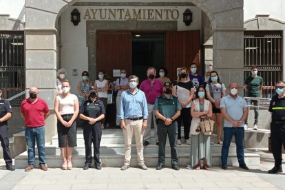 Minuto de silencio en Adra.