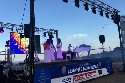 Un tributo a Mecano ha abierto la gala de los XII Premios Levante de LA VOZ.