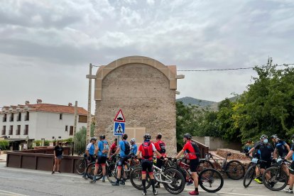 Corredores junto al Mausoleo Romano.