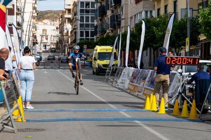 Llegando a meta en Cuevas del Almanzora.