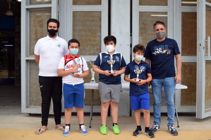 Los tres mejores por categoría recibieron su premio.