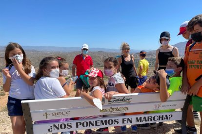 Se ha colocado el primer banco saludable de la ruta.