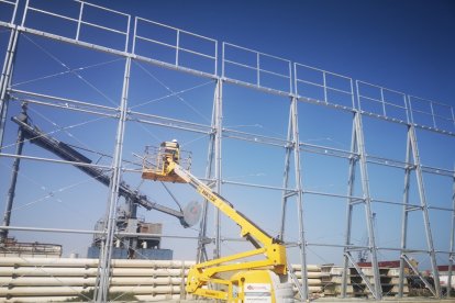 Con las nuevas barreras, el Muelle de Pechina tendrá 429 metros de pantallas para mejorar la calidad del aire.