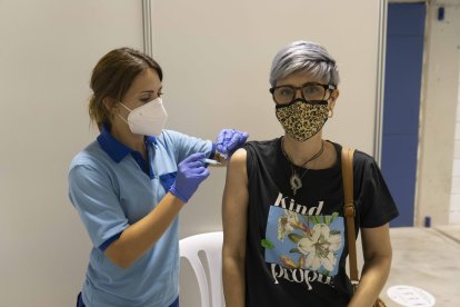 Los almerienses acuden a vacunarse con ilusión.