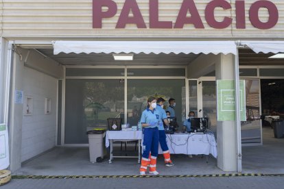 El Palacio de los Juegos Mediterráneos está siendo clave en este proceso de vacunación.