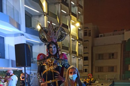 Recibimiento a los aficionados en el hotel.