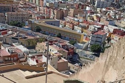 Basuras a los pies de la Alcazaba