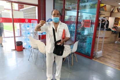 Carmelo Cazorla, un habitual en el primer día de renovaciones.