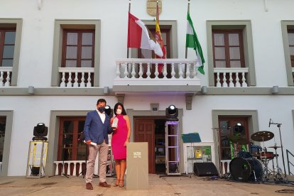 El Premio Gente es para Jorge González, quien se volcó con sus vecinos de Cantoria durante la pandemia.