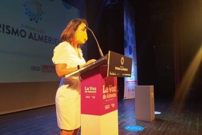 Marta Bosquet, presidenta del Parlamento de Andalucía, encargada de poner el broche de oro.