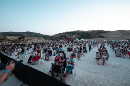 El público minutos antes del comienzo del acto