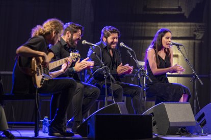 Palmeros y coristas de Arcángel.