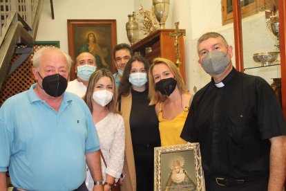 Representantes del Rosario del Mar, junto a Ramón Carlos Rodríguez.