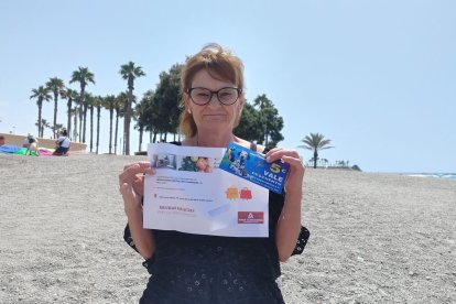 Mari se ha llevado un vale para consumir en el Hiper Almanzora