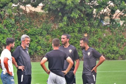 Charla del cuerpo técnico.