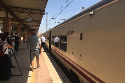 Llegan los primeros viajeros tras el parón.