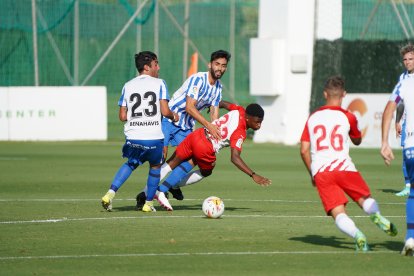 Una de las jugadas del partido.