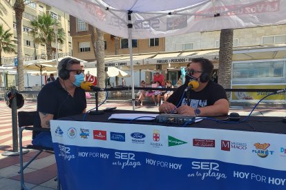 El concejal de Cultura del Ayuntamiento de Almería, Diego Cruz, junto a Alfredo Casas