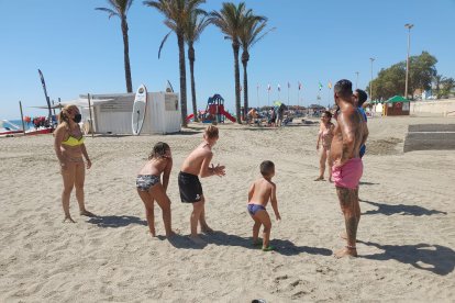 Los más pequeños disfrutaron de actividades gracias a los monitores de Decroly Kids