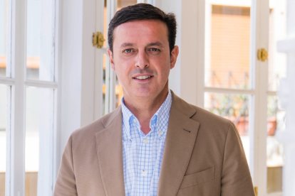 Javier A. García, presidente de Diputación, recomienda ‘21 lecciones para el siglo XXI’, de Yuval Noah Harari.