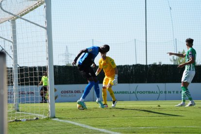 Momento del gol de Sadiq.