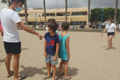 Los monitores de Decroly Kids prepararon juegos tradicionales para los niños