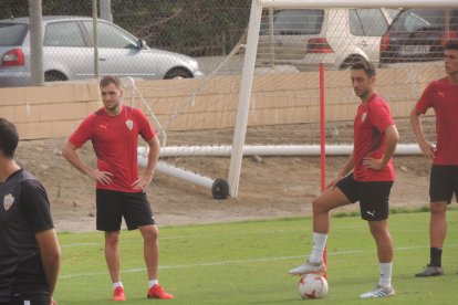 Vada y Aguza en el campo de la Vega de Acá.