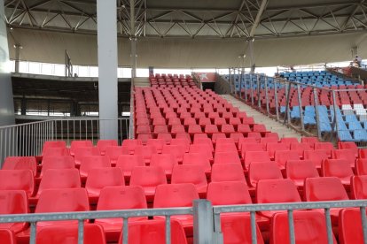 Asientos rojos en Preferencia.