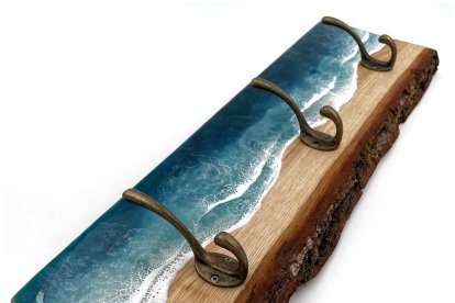 Tiene otra línea de venta con elementos de decoración.