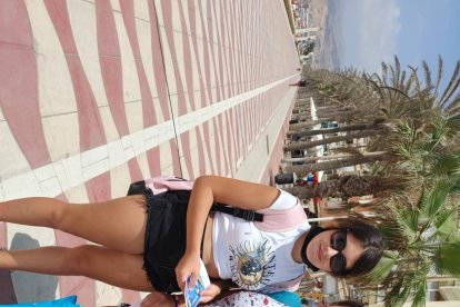 Dos jóvenes que paseaban por el paseo marítimo consiguieron las entradas para el AquaTropic