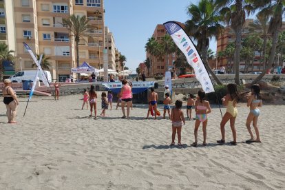 Niños y adultos disfrutaron de una mañana muy divertida con una clase de zumba gracias a Ego Sport Center